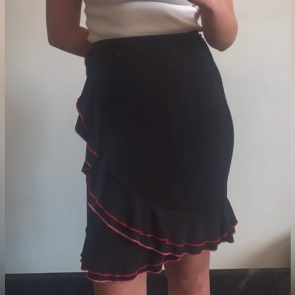 Vintage 90s Amy Byer Salsa Inspired Ruffle Red Pink Trim Mini Skirt in Black - Picture 7 of 9